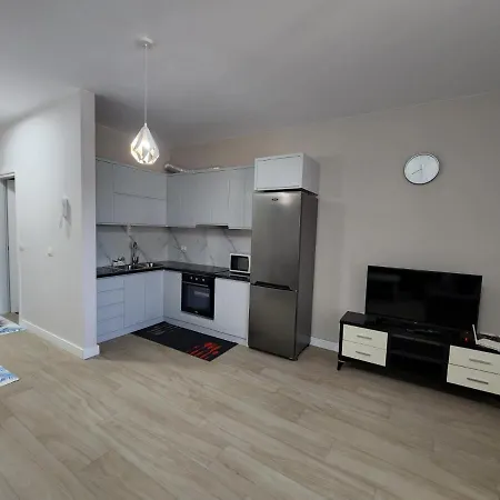 Lovely 1-bedroom At San Pietro Front Daire