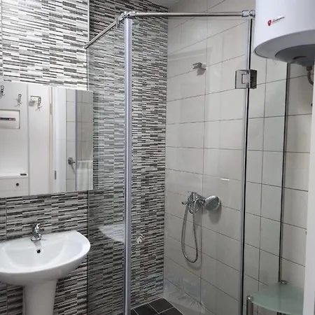 Lovely 1-bedroom At San Pietro Front Appartamento Plazhi San Pietro