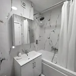 아파트 Lovely 1-bedroom At San Pietro Front