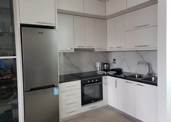 Lovely 1-bedroom At San Pietro Front Plazhi San Pietro