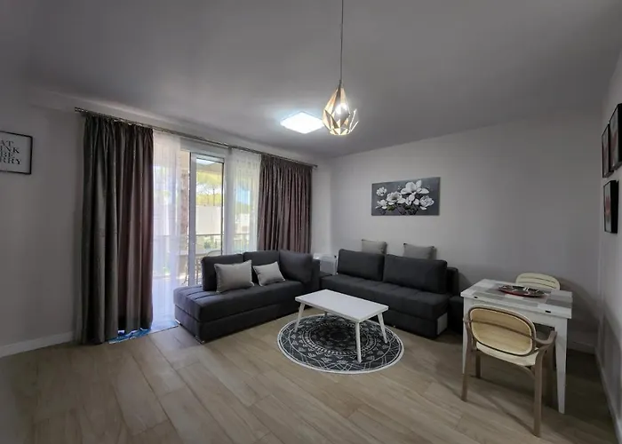 Appartamento Lovely 1-bedroom At San Pietro Front Plazhi San Pietro